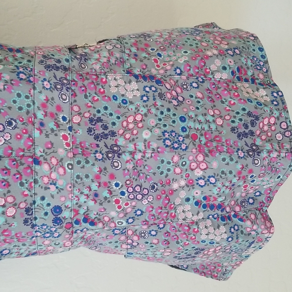 VERA BRADLEY Floral Scrub Top - Picture 4 of 7